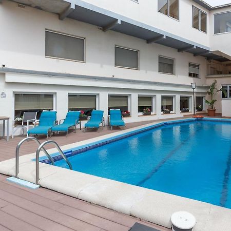 Checkin Trave Hotel Figueres  Bagian luar foto