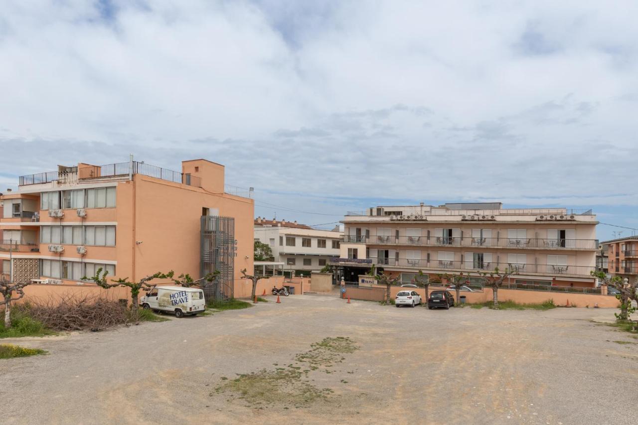 Checkin Trave Hotel Figueres  Bagian luar foto